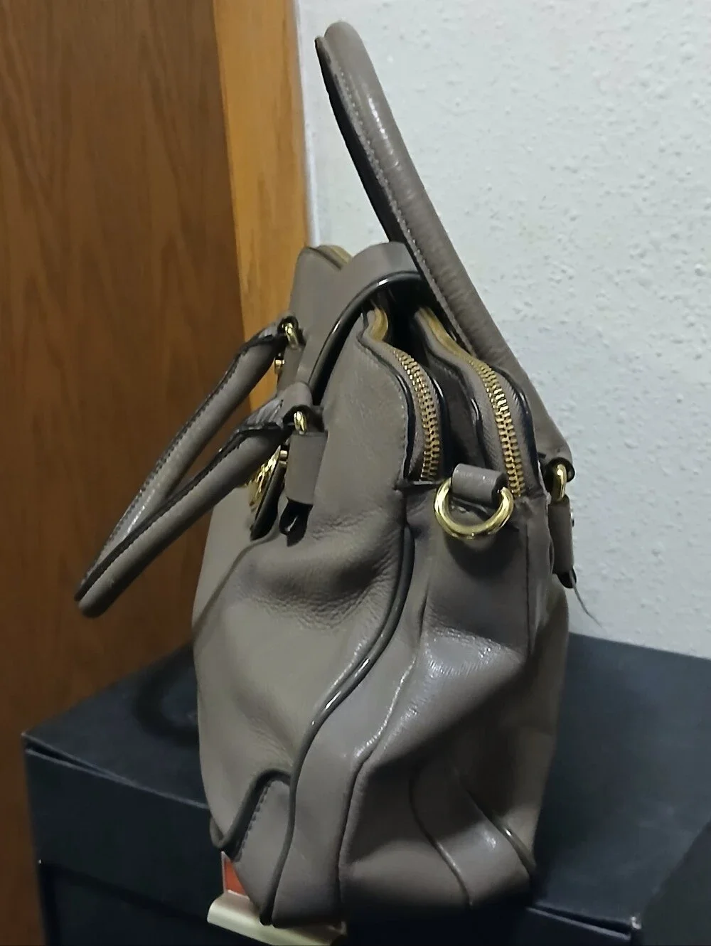 ​Antonio Melani Taupe Gray Pebble Leather Turnlock Satchel Bag Logo Lined